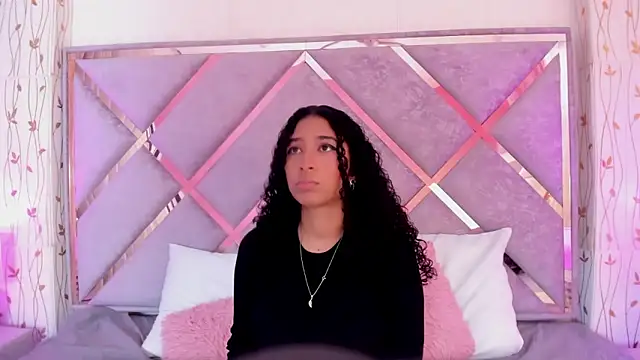 Snapshot of _lanna_jhonson_ chatting on January 21, 1:32 pm  lanna jhonson  online show from January 21, 1:32 pm