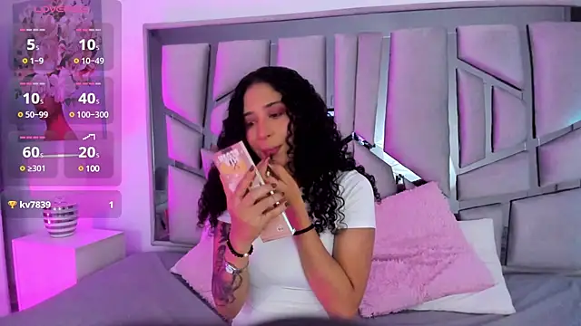 Snapshot of _lanna_jhonson_ chatting on February 7, 11:34 am  lanna jhonson  online show from February 7, 11:34 am