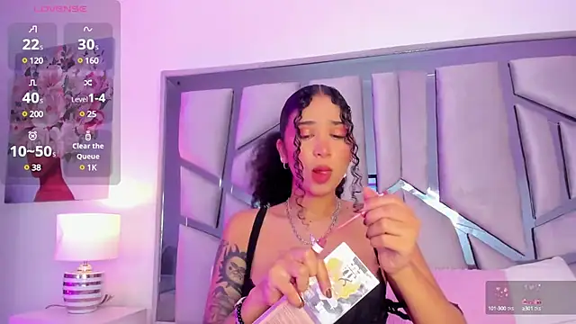 Snapshot of _lanna_jhonson_ chatting on February 20, 12:04 pm  lanna jhonson  online show from February 20, 12:04 pm