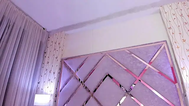 Snapshot of _lanna_jhonson_ chatting on February 24, 7:00 am  lanna jhonson  online show from February 24, 7:00 am