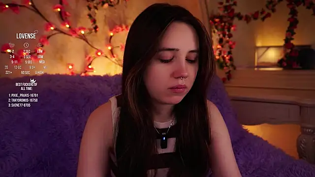 GillianDowdey online show from November 26, 2:45 am