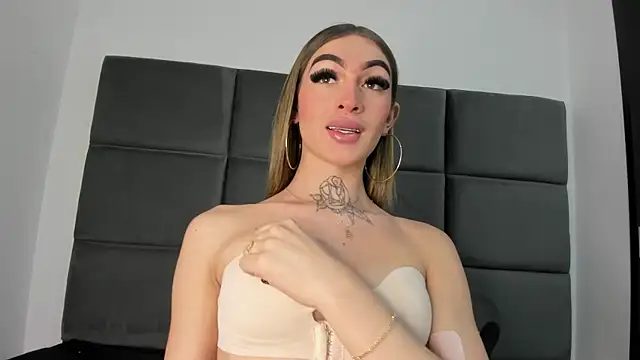 Lizz Luna online show from November 28, 5:59 pm