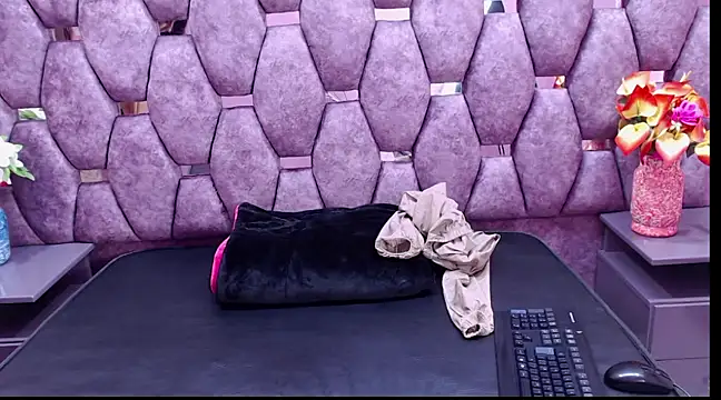 Snapshot of EmilyyEvans_ chatting on December 6, 4:38 pm EmilyyEvans online show from December 6, 4:38 pm