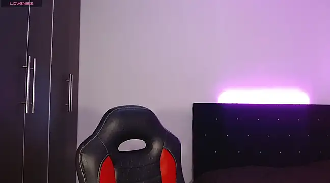 Snapshot of zarablare_ chatting on December 24, 7:28 am zarablare online show from December 24, 7:28 am