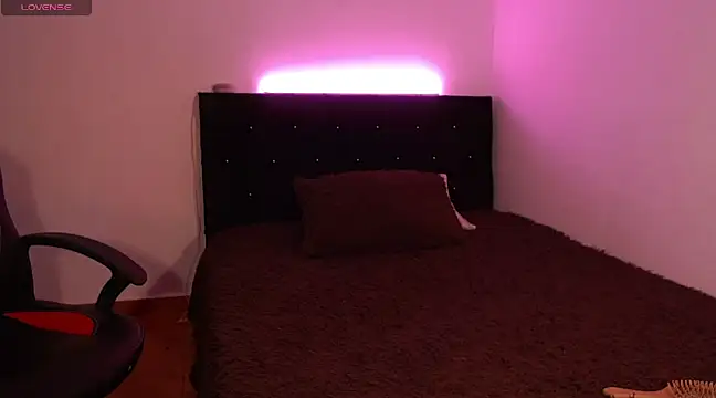 Snapshot of zarablare_ chatting on December 27, 6:35 am zarablare online show from December 27, 6:35 am