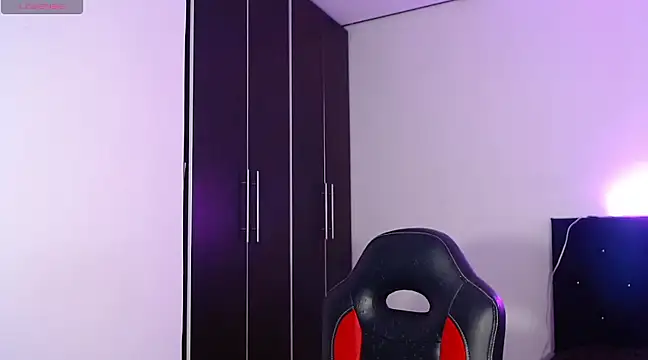 Snapshot of zarablare_ chatting on January 3, 1:16 am zarablare online show from January 3, 1:16 am