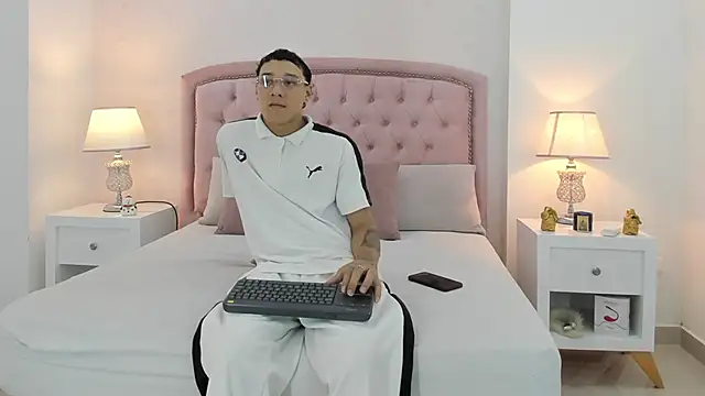 Buda and Cataleya  online show from December 18, 6:14 pm