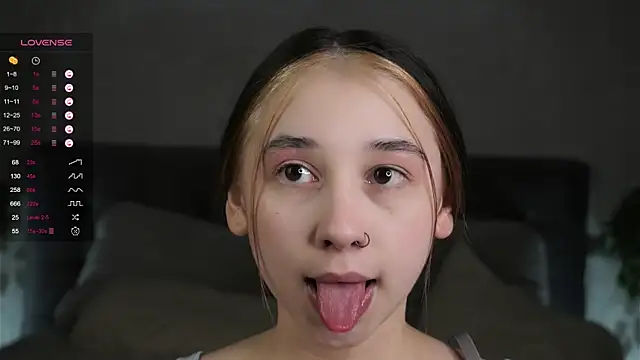 AislyEmbury online show from February 26, 2:04 am