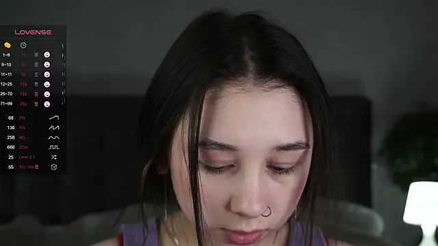 AislyEmbury online show from March 9, 1:25 am