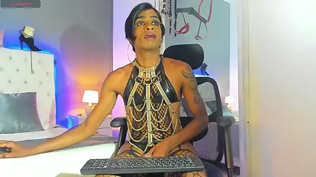 Snapshot of corwindallas24cm chatting on February 7, 8:31 pm corwindallas24cm online show from February 7, 8:31 pm