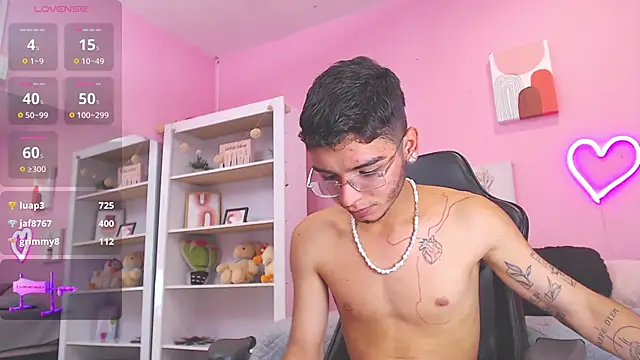 Ian Castillo  online show from January 24, 5:32 pm