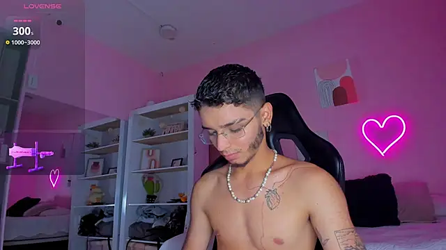 Ian Castillo  online show from March 15, 5:41 am