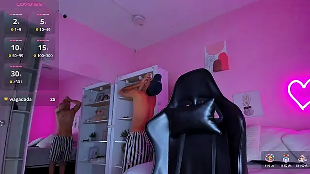 Ian Castillo  online show from September 13, 11:21 am