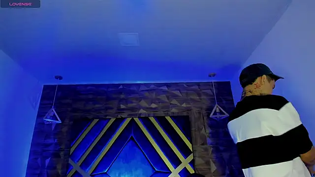 Ian Castillo  online show from April 2, 11:19 am