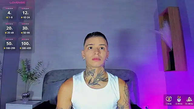 Ian Castillo  online show from July 1, 11:23 am