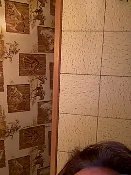 Snapshot of Tonybaloney1972 chatting on December 15, 2:49 am Tonybaloney1972 online show from December 15, 2:49 am