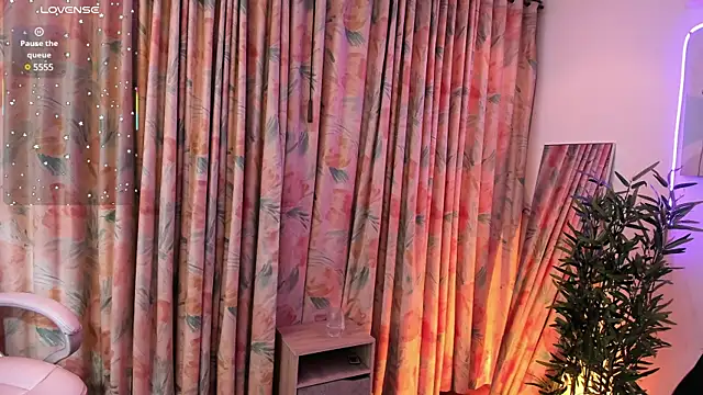 Snapshot of aisha_bx chatting on February 21, 11:11 am aisha bx online show from February 21, 11:11 am