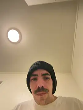 wolfwhite95 online show from February 28, 6:25 am