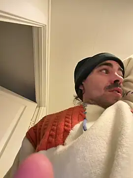 wolfwhite95 online show from March 1, 4:31 pm