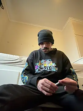 Snapshot of wolfwhite95 chatting on May 1, 12:54 pm wolfwhite95 online show from May 1, 12:54 pm