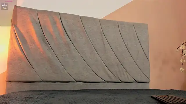 aprildreams19 online show from January 6, 8:39 pm