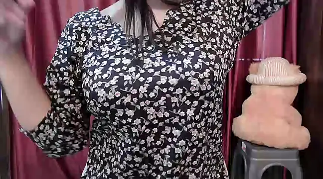 Snapshot of ANANYA-TIWARI chatting on February 20, 5:23 am ANANYA-TIWARI online show from February 20, 5:23 am