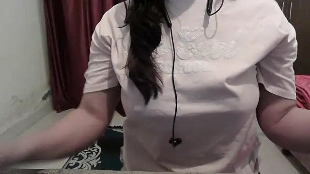 Snapshot of ANANYA-TIWARI chatting on November 28, 4:59 am ANANYA-TIWARI online show from November 28, 4:59 am