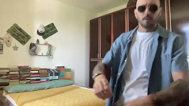 alessandromori91 online show from April 19, 10:47 am