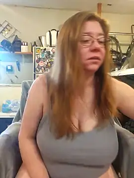 MsShelby40 online show from April 7, 3:23 pm