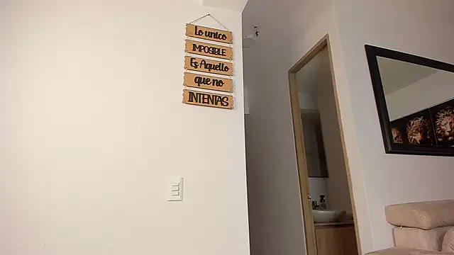 smit hot sr online show from December 19, 3:18 am