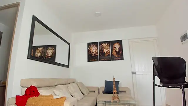 smit hot sr online show from March 5, 7:38 pm