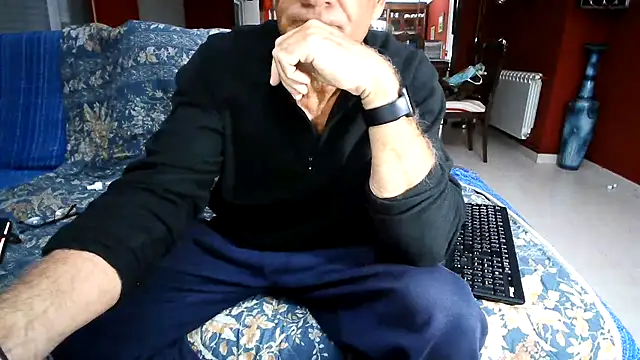 Snapshot of maduroguapo chatting on November 8, 9:46 pm maduroguapo online show from November 8, 9:46 pm