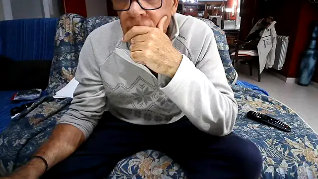 Snapshot of maduroguapo chatting on November 10, 9:47 pm maduroguapo online show from November 10, 9:47 pm