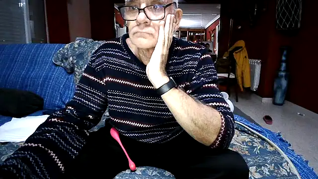 Snapshot of maduroguapo chatting on December 16, 9:53 pm maduroguapo online show from December 16, 9:53 pm