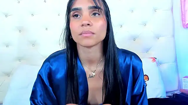 Snapshot of sophie_pariss chatting on February 20, 7:12 am sophie pariss online show from February 20, 7:12 am