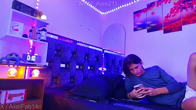 Snapshot of Alex_and_Fabian chatting on November 16, 8:36 pm Alex and Fabian online show from November 16, 8:36 pm