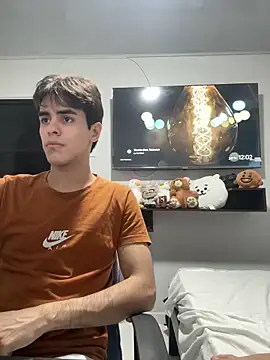 Alex and Fabian online show from December 18, 5:02 am