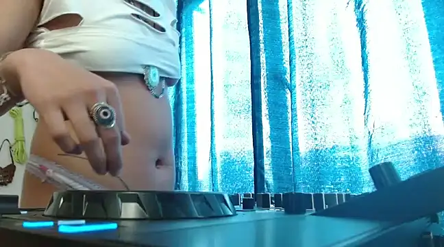 Snapshot of fenixmfx19 chatting on January 9, 6:15 pm fenixmfx19 online show from January 9, 6:15 pm