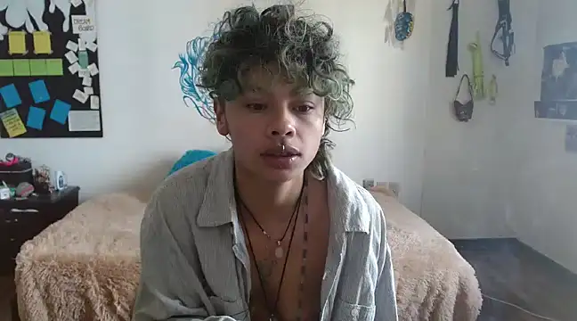 Snapshot of fenixmfx19 chatting on January 10, 3:16 pm fenixmfx19 online show from January 10, 3:16 pm