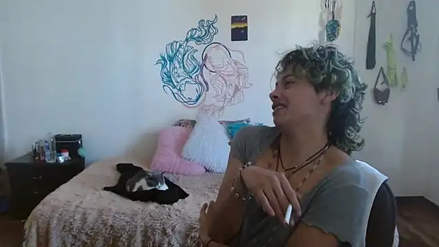 Snapshot of fenixmfx19 chatting on February 7, 4:35 pm fenixmfx19 online show from February 7, 4:35 pm