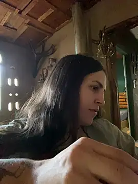 isadelasestrellas online show from February 25, 2:27 pm