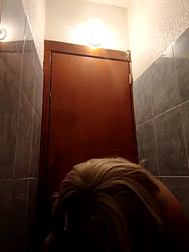 madelaine- online show from February 28, 11:56 pm