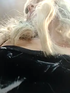 madelaine- online show from March 5, 9:04 pm