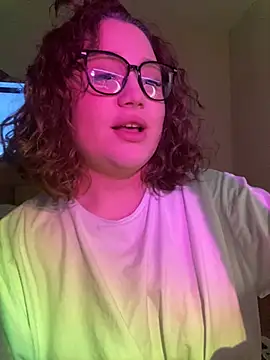 Snapshot of DaisyBooom chatting on February 25, 7:03 pm DaisyBooom online show from February 25, 7:03 pm