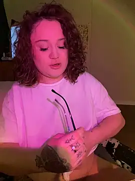 Snapshot of DaisyBooom chatting on March 2, 7:02 pm DaisyBooom online show from March 2, 7:02 pm