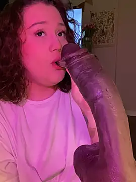 Snapshot of DaisyBooom chatting on March 8, 7:31 pm DaisyBooom online show from March 8, 7:31 pm