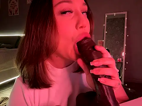 Snapshot of DaisyBooom chatting on September 28, 6:13 pm DaisyBooom online show from September 28, 6:13 pm