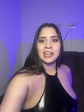 valentina jonnes1 online show from December 18, 3:12 am