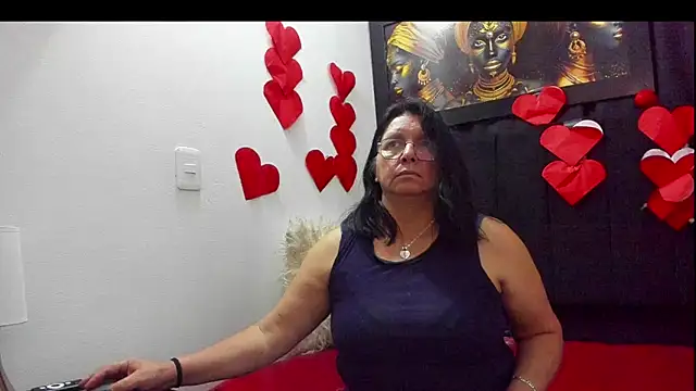 Evaaross 2345 online show from February 17, 9:30 pm