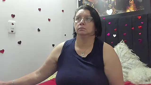 Evaaross 2345 online show from April 5, 4:15 pm